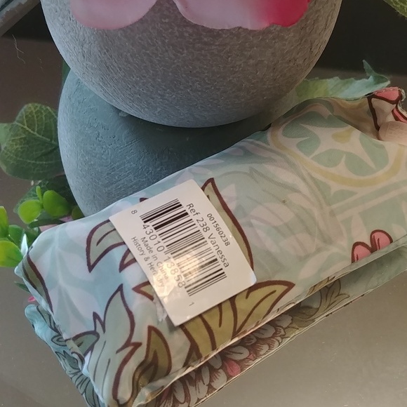 NWT Vanessa History & Heraldry Re-usable Floral Shopping Bag - Picture 3 of 3